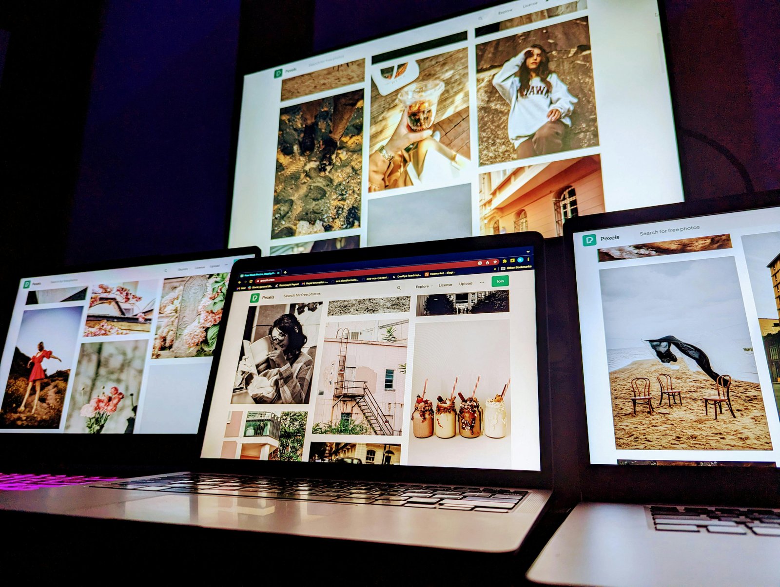 Multiple Galleries